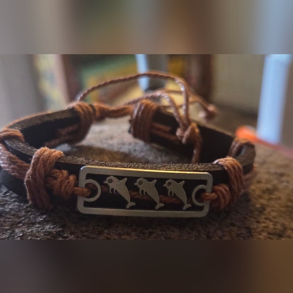Jewelry - Leather Dolphin Pull-string Bracelet